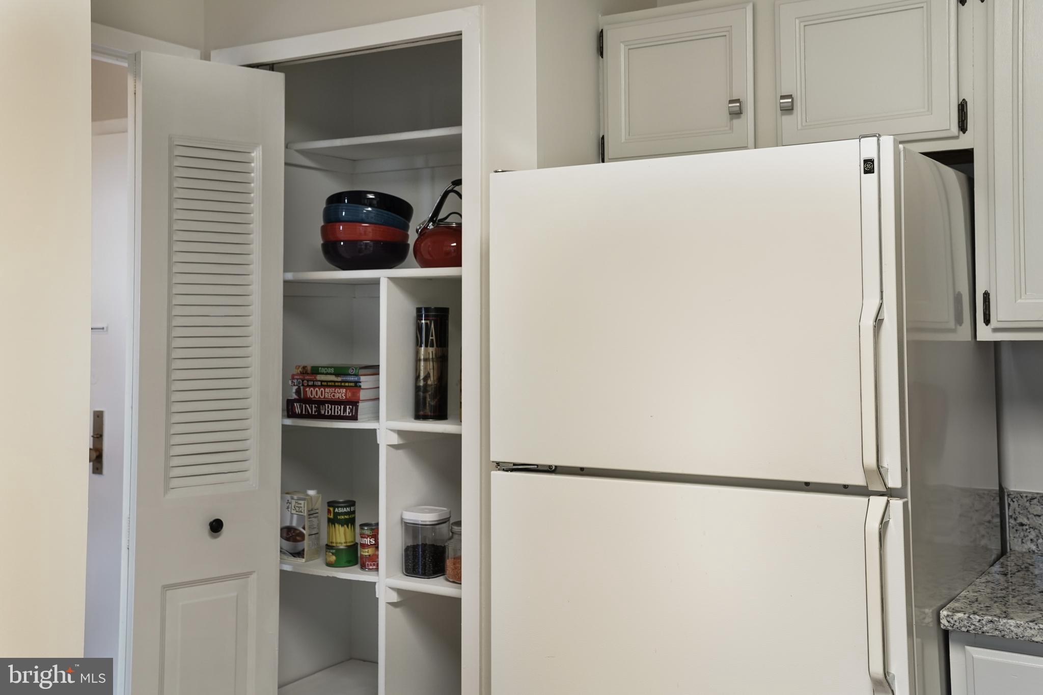 SKYLINE PLAZA - Residential