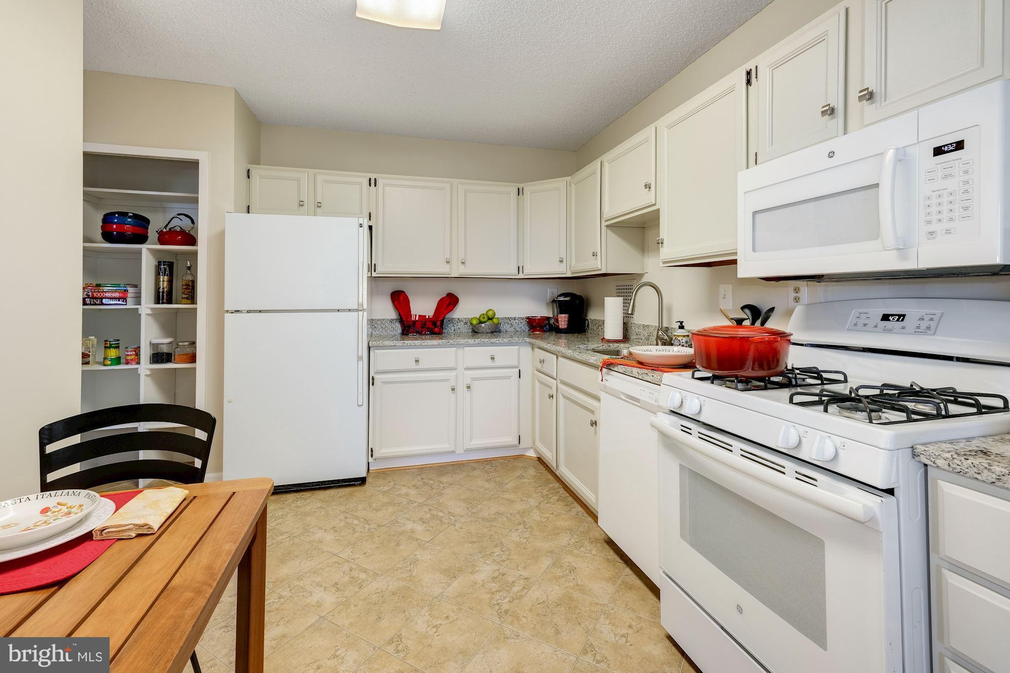 SKYLINE PLAZA - Residential