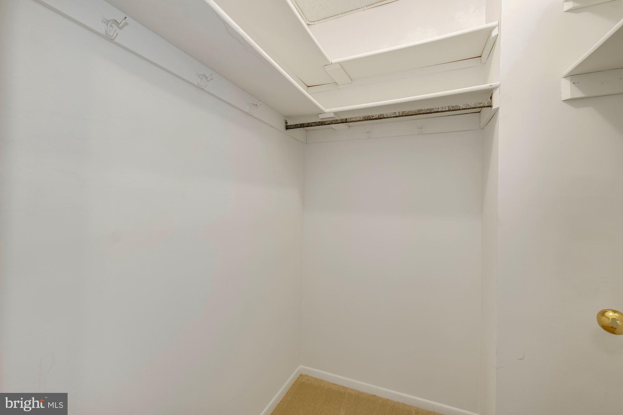 SKYLINE PLAZA - Residential