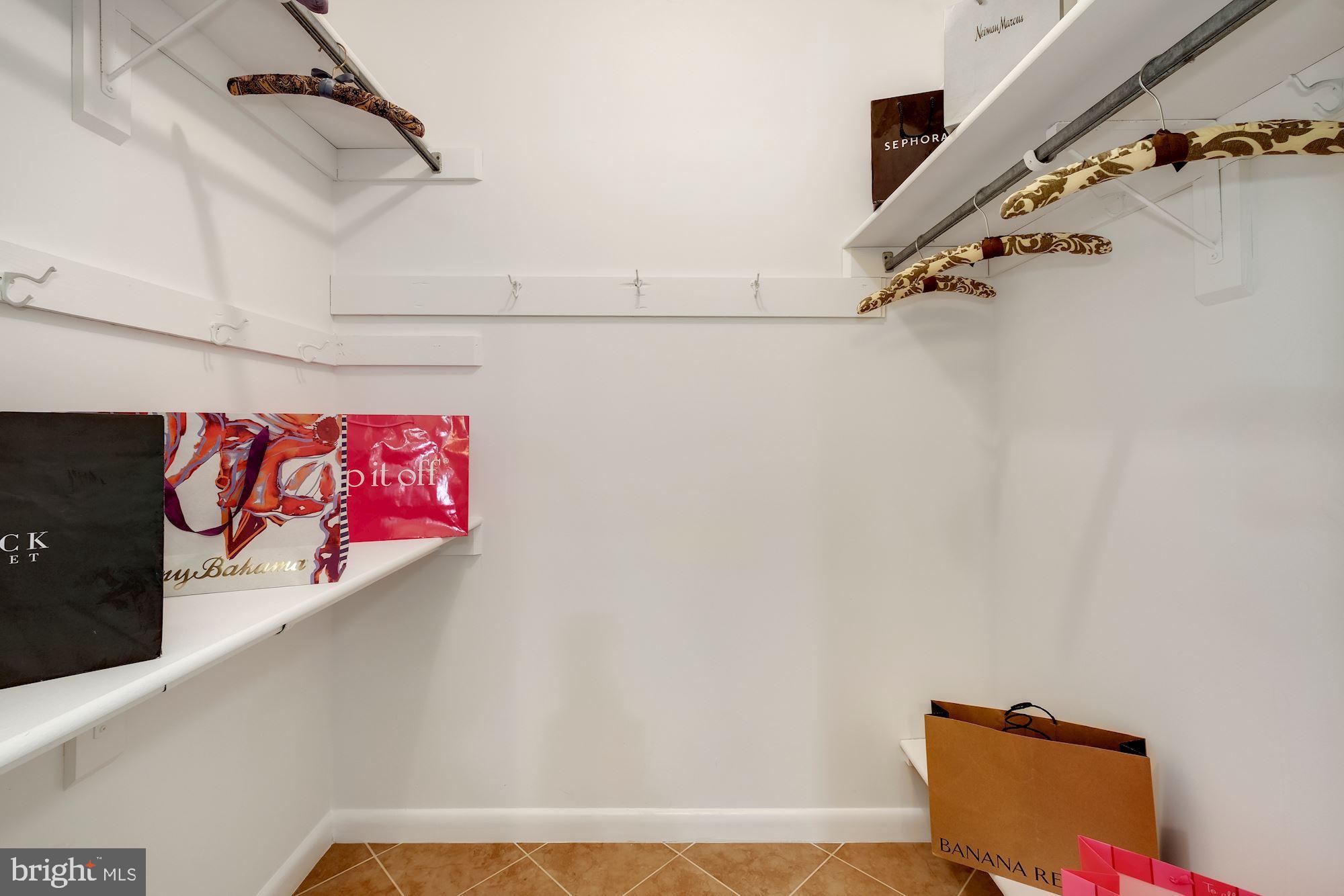 SKYLINE PLAZA - Residential