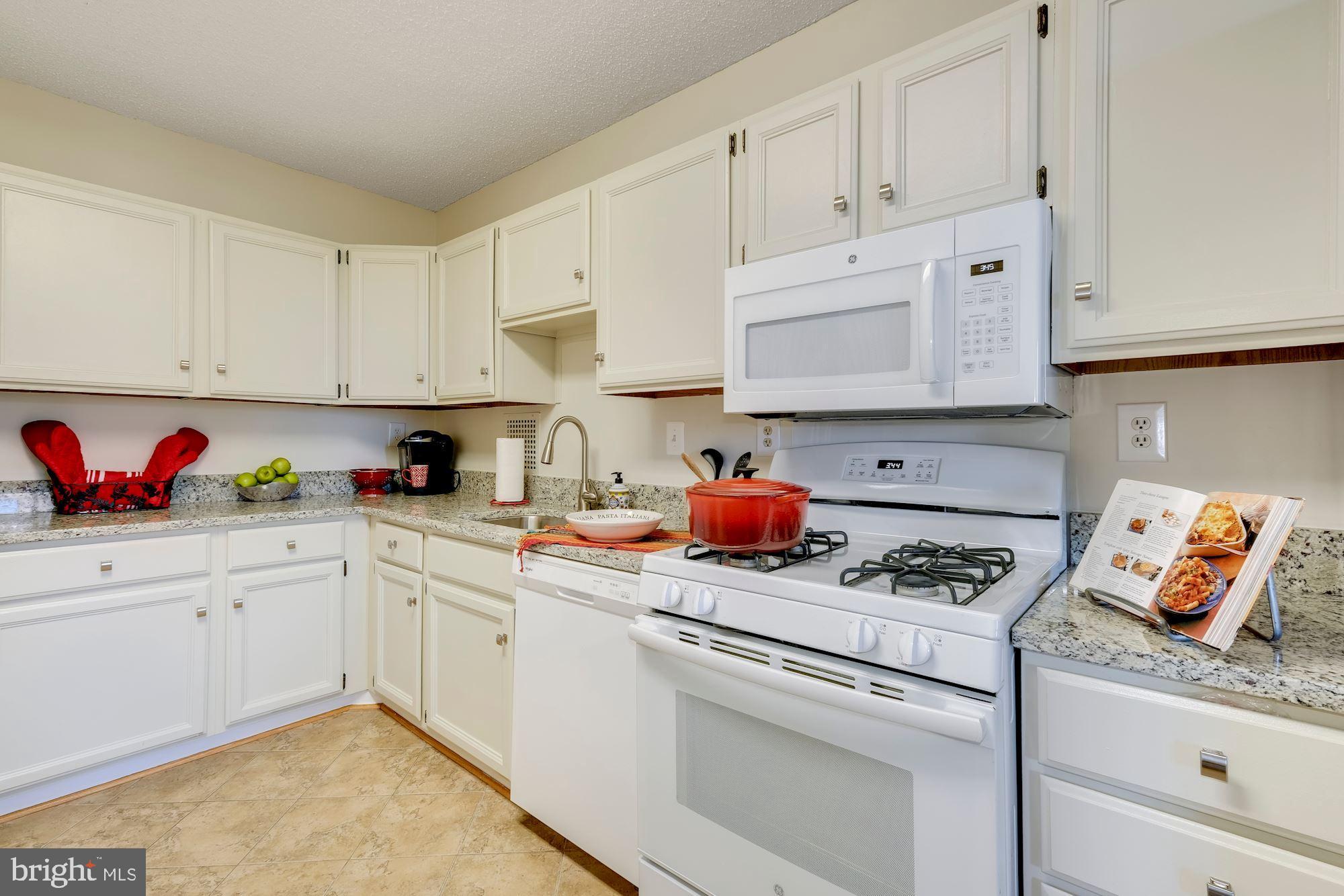 SKYLINE PLAZA - Residential