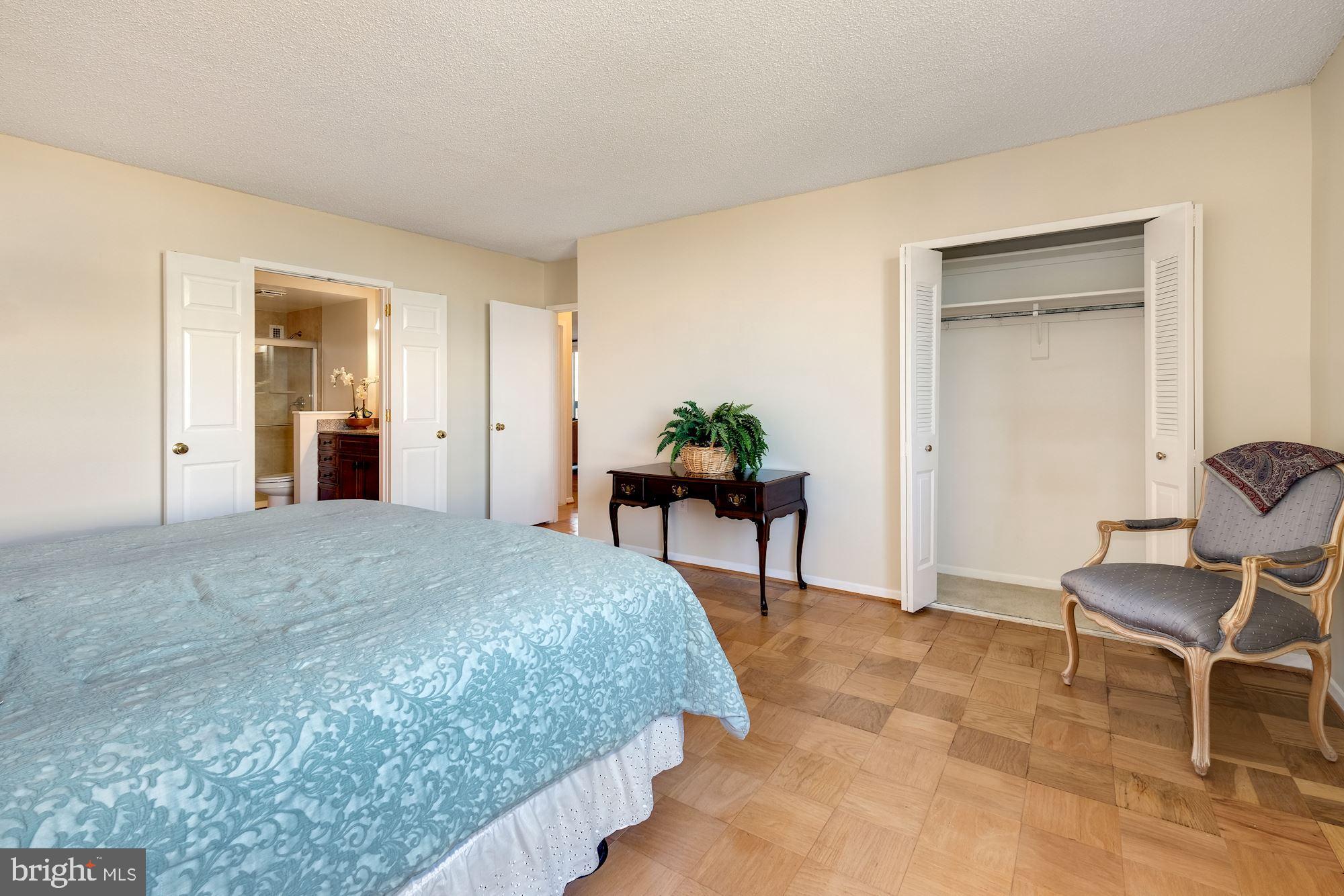 SKYLINE PLAZA - Residential