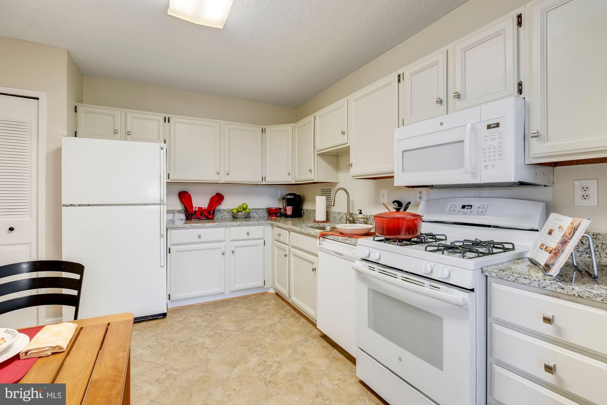 SKYLINE PLAZA - Residential