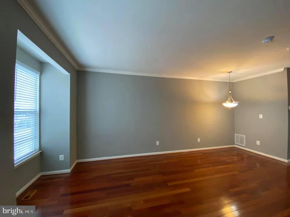 MOUNT VERNON TOWNES - Residential Lease