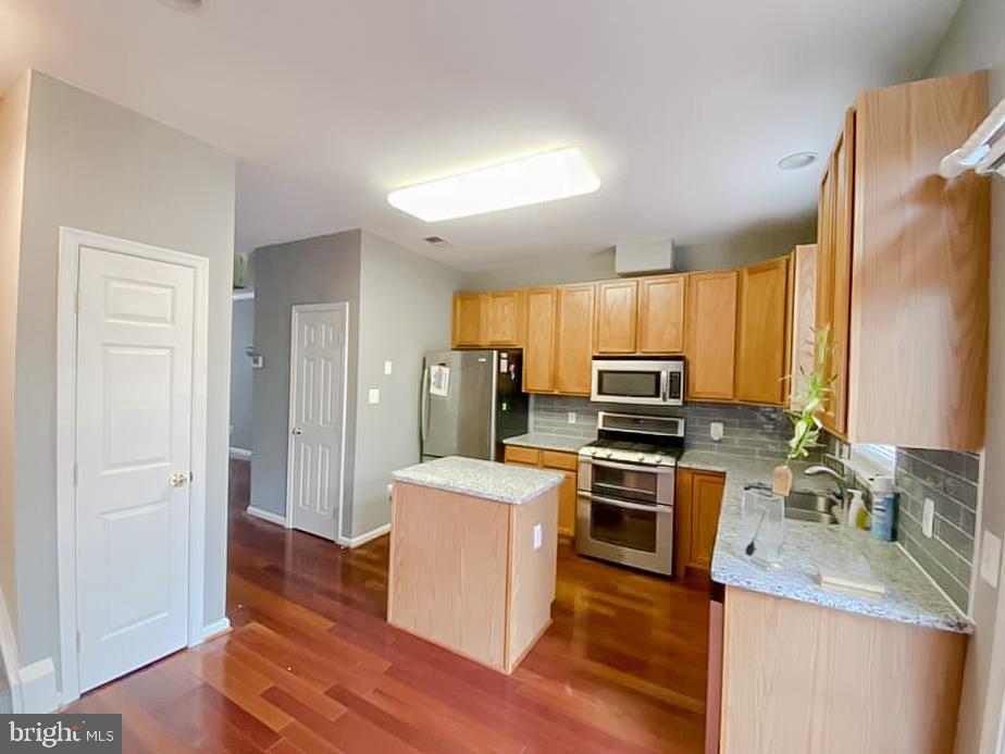 MOUNT VERNON TOWNES - Residential Lease