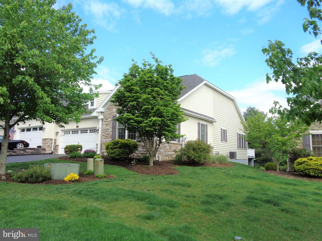 Photo of 112 SAWGRASS DR, MILLERSVILLE, PA 17551 (MLS # PALA2034262)