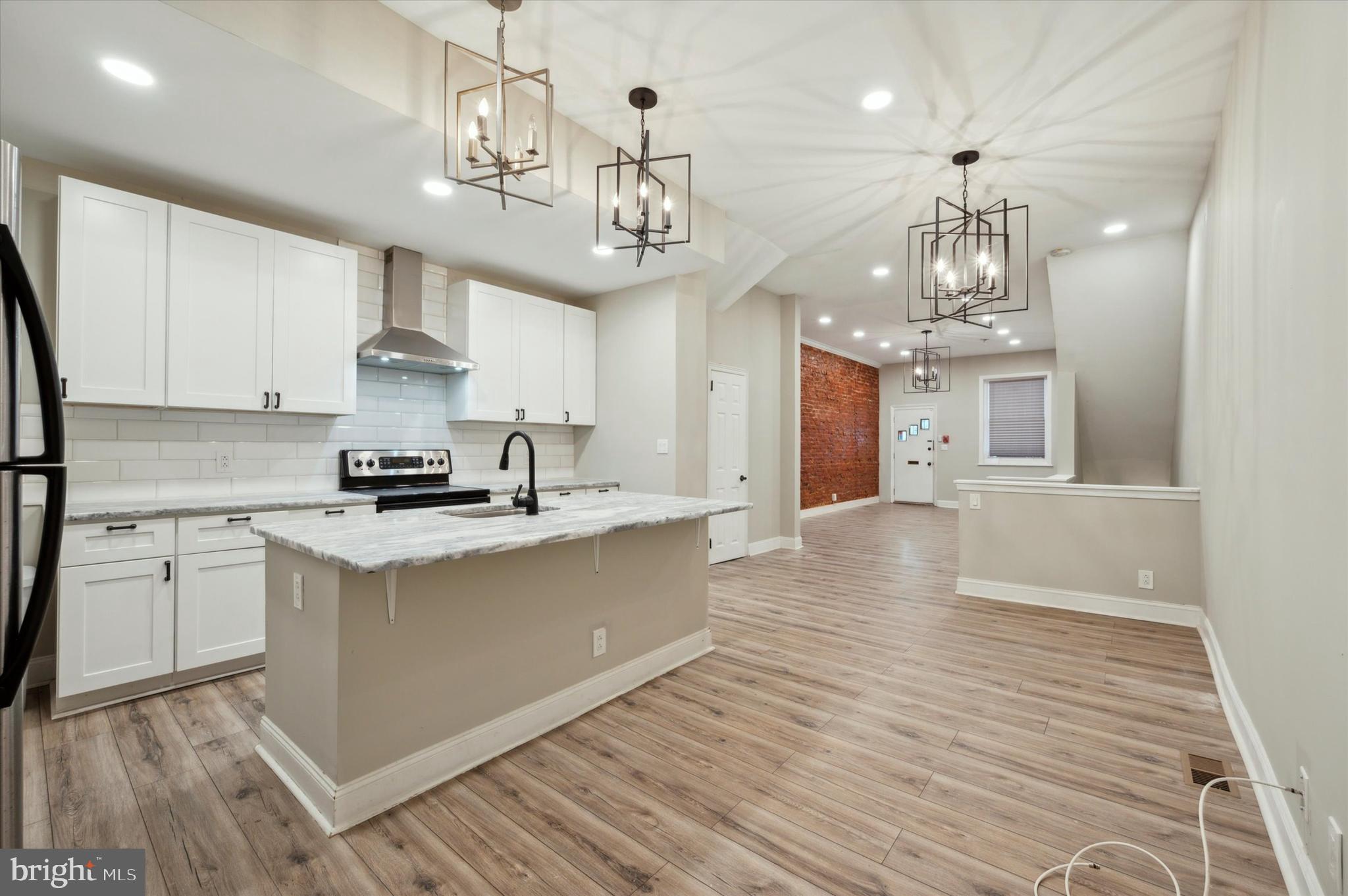 2021 N 33RD STREET