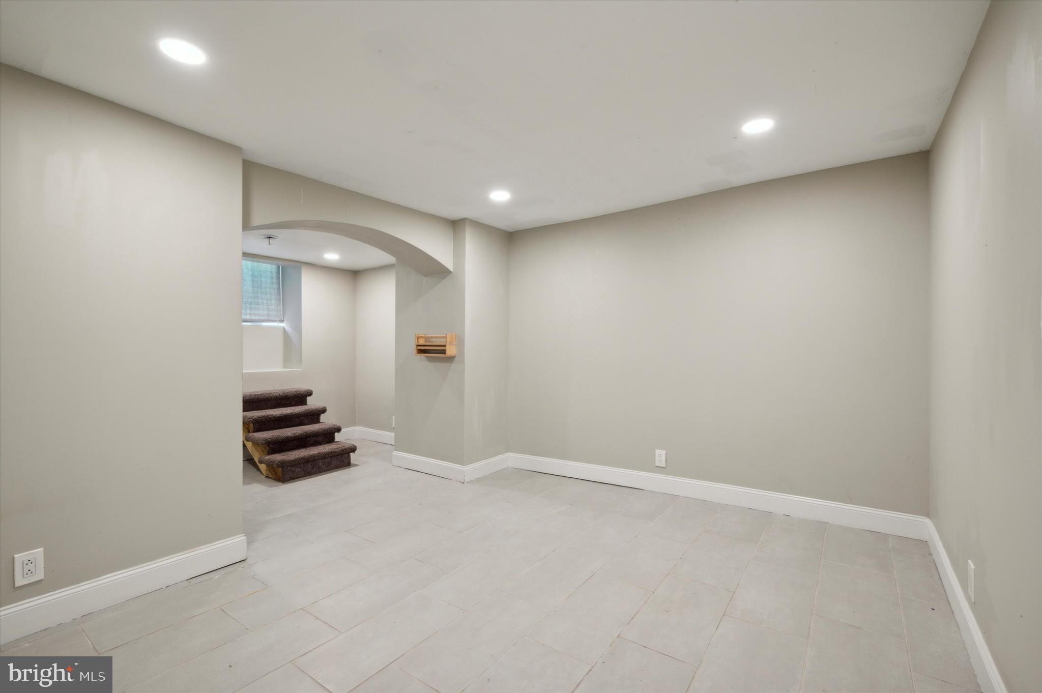 STRAWBERRY MANSION - Residential Income