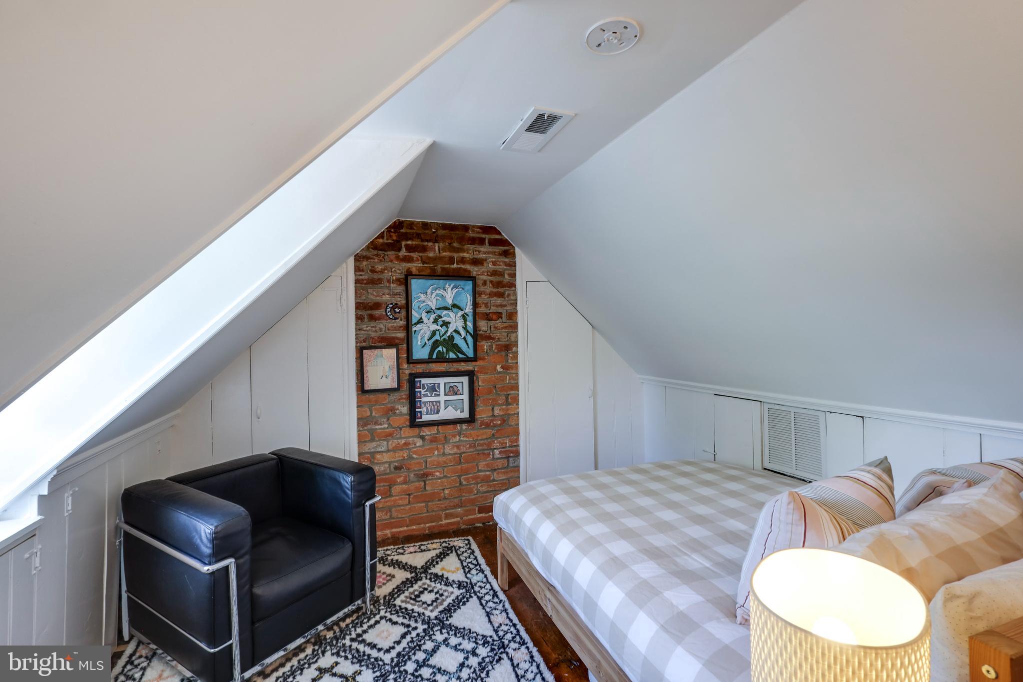 OLD TOWN ALEXANDRIA - Residential