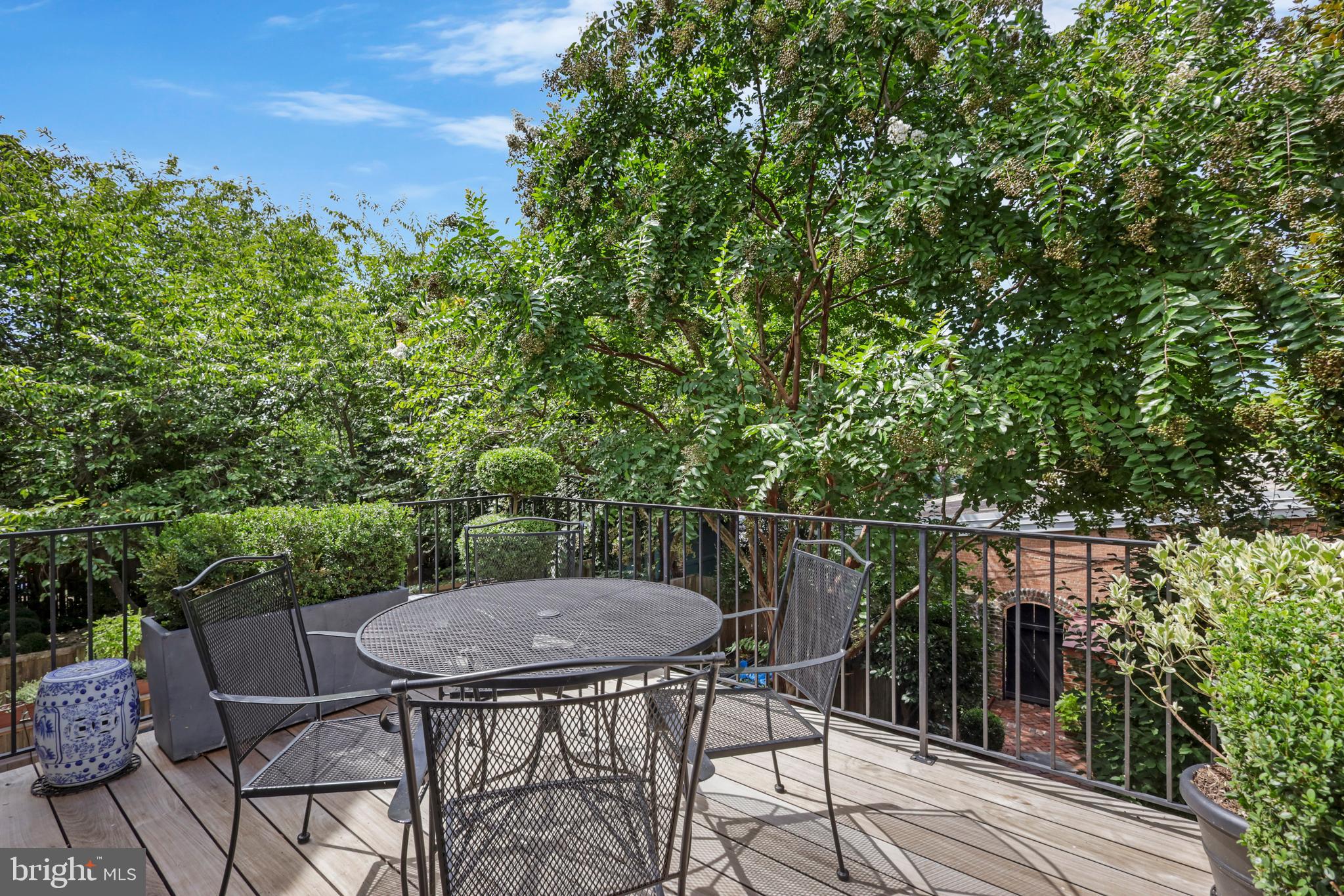 OLD TOWN ALEXANDRIA - Residential