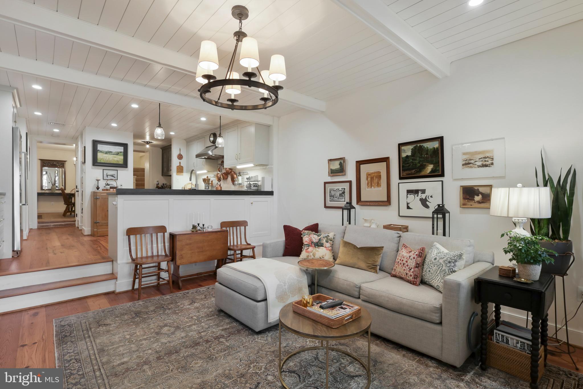 OLD TOWN ALEXANDRIA - Residential