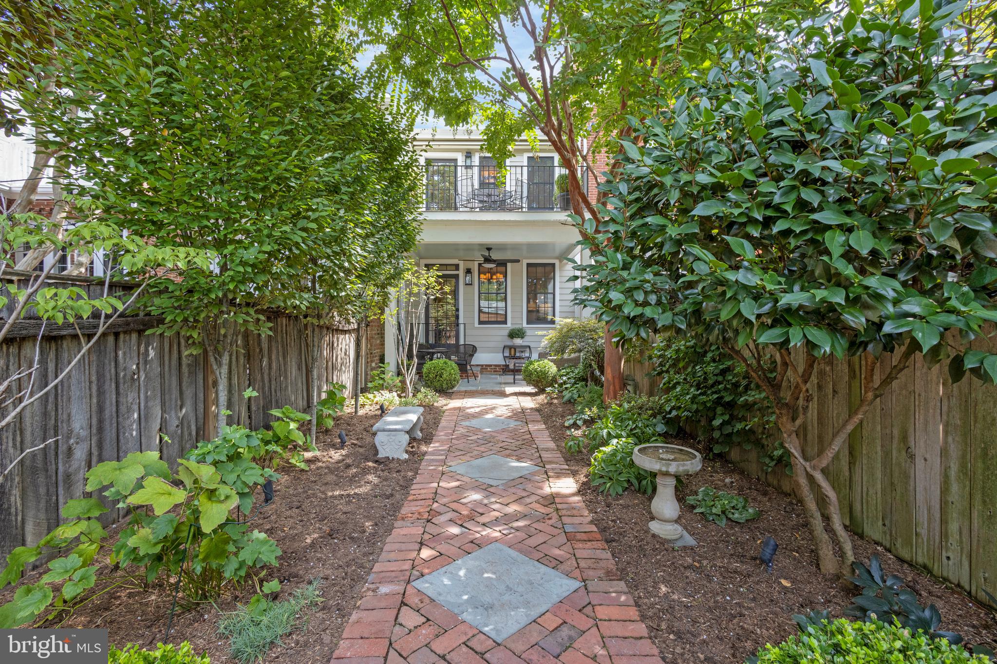 OLD TOWN ALEXANDRIA - Residential