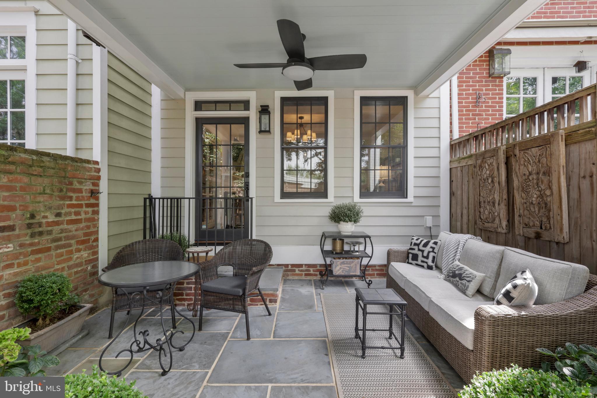 OLD TOWN ALEXANDRIA - Residential