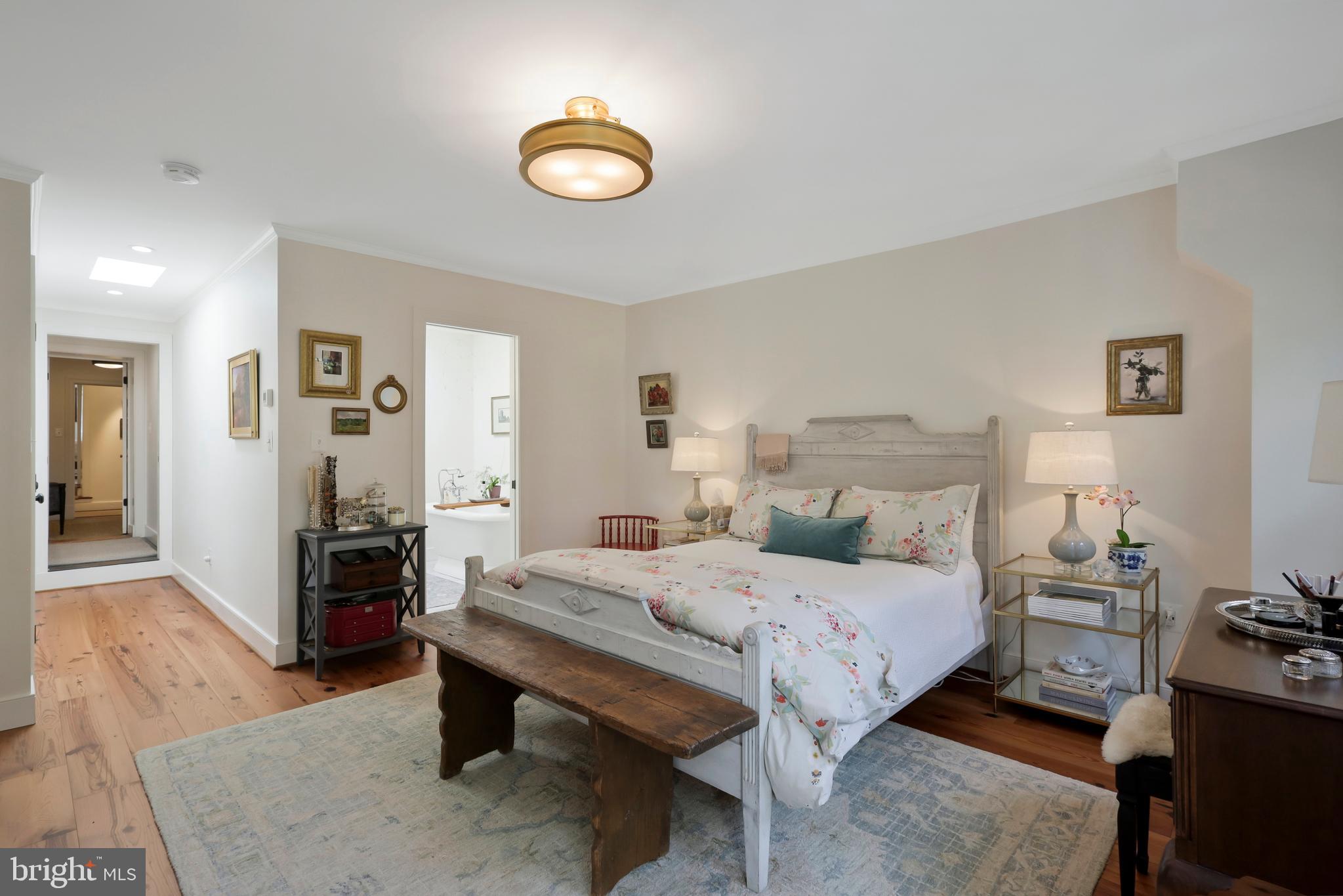 OLD TOWN ALEXANDRIA - Residential