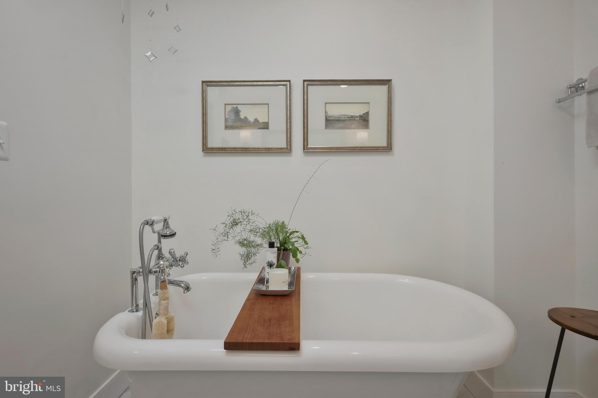 OLD TOWN ALEXANDRIA - Residential