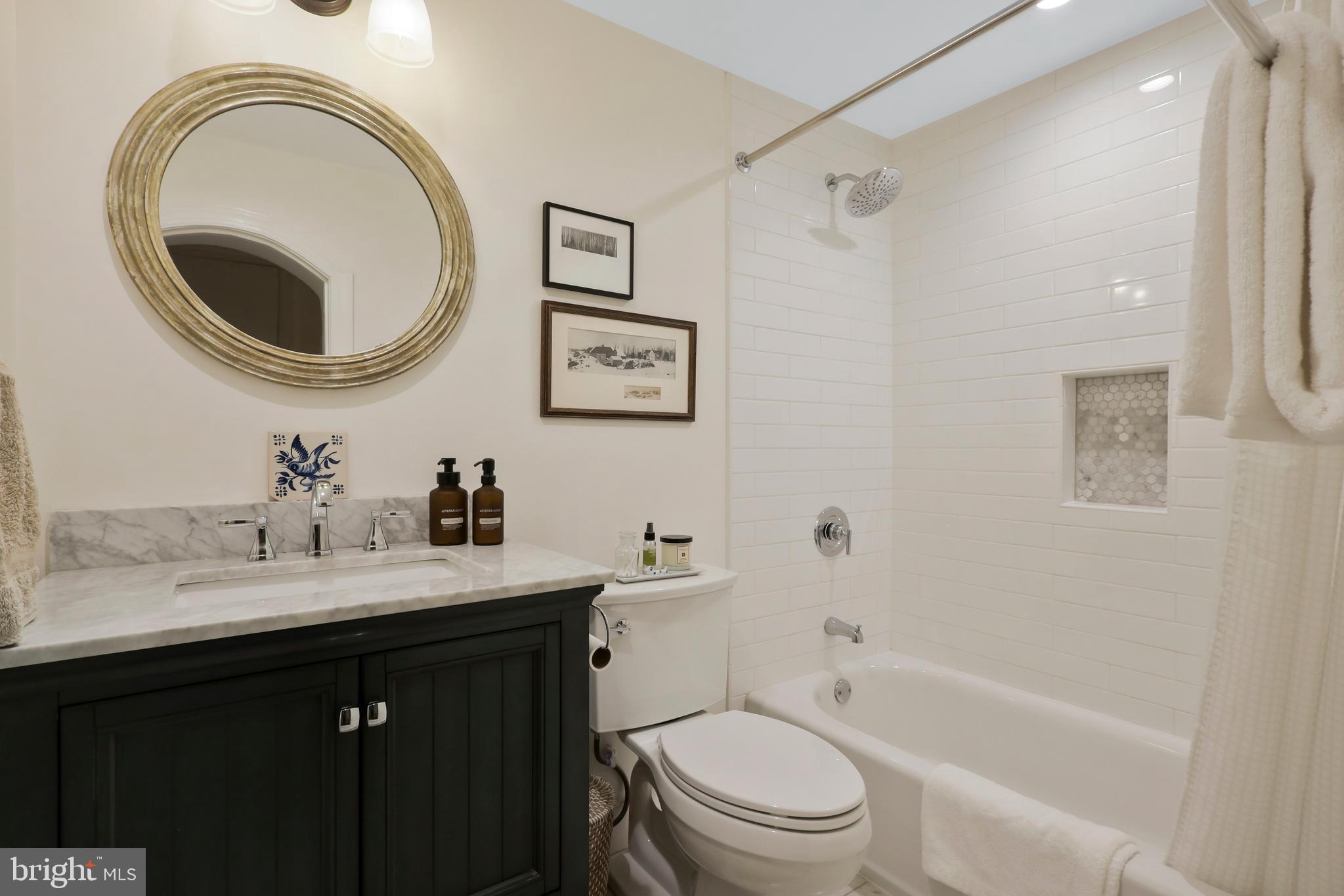 OLD TOWN ALEXANDRIA - Residential