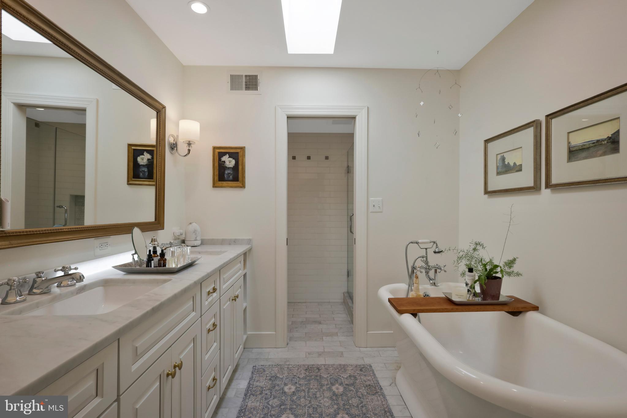 OLD TOWN ALEXANDRIA - Residential