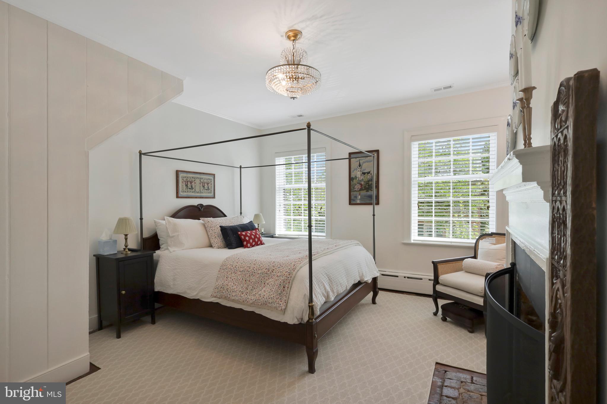 OLD TOWN ALEXANDRIA - Residential