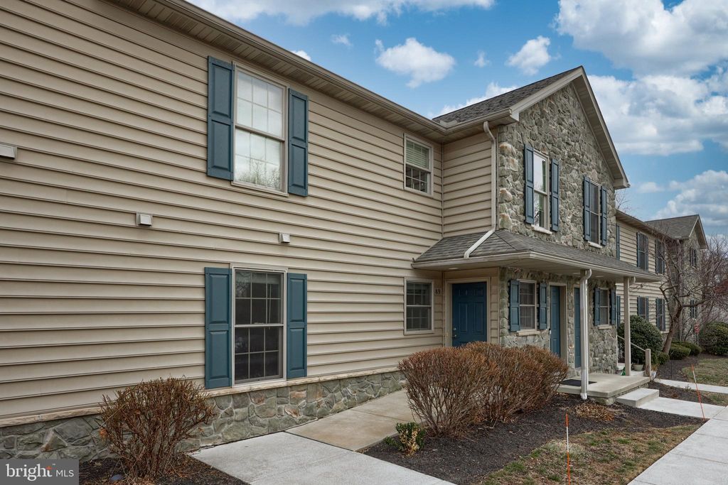 Photo of 89 Midway Farms Lane, LANCASTER, PA 17602 (MLS # PALA2064882)