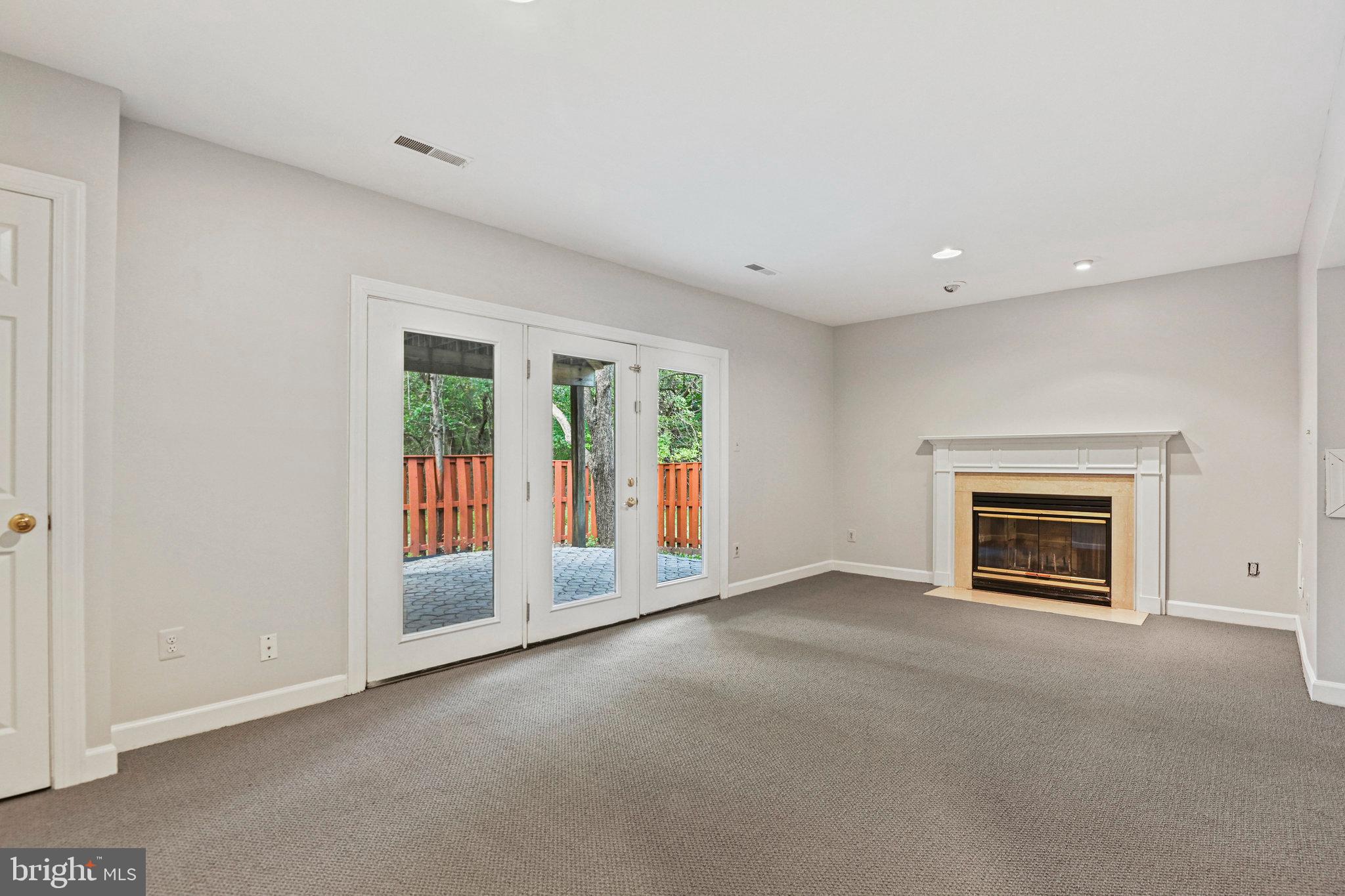 POTOMAC LAKES - Residential