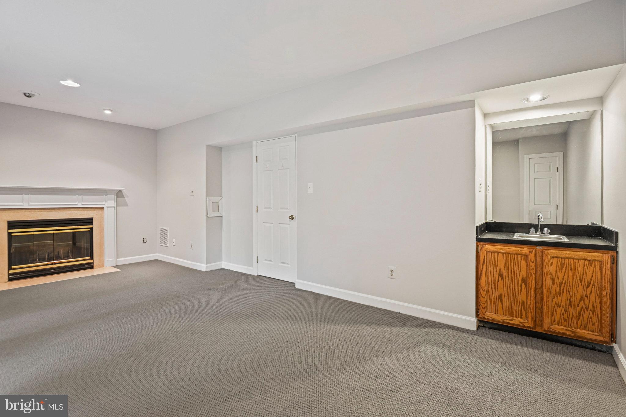 POTOMAC LAKES - Residential