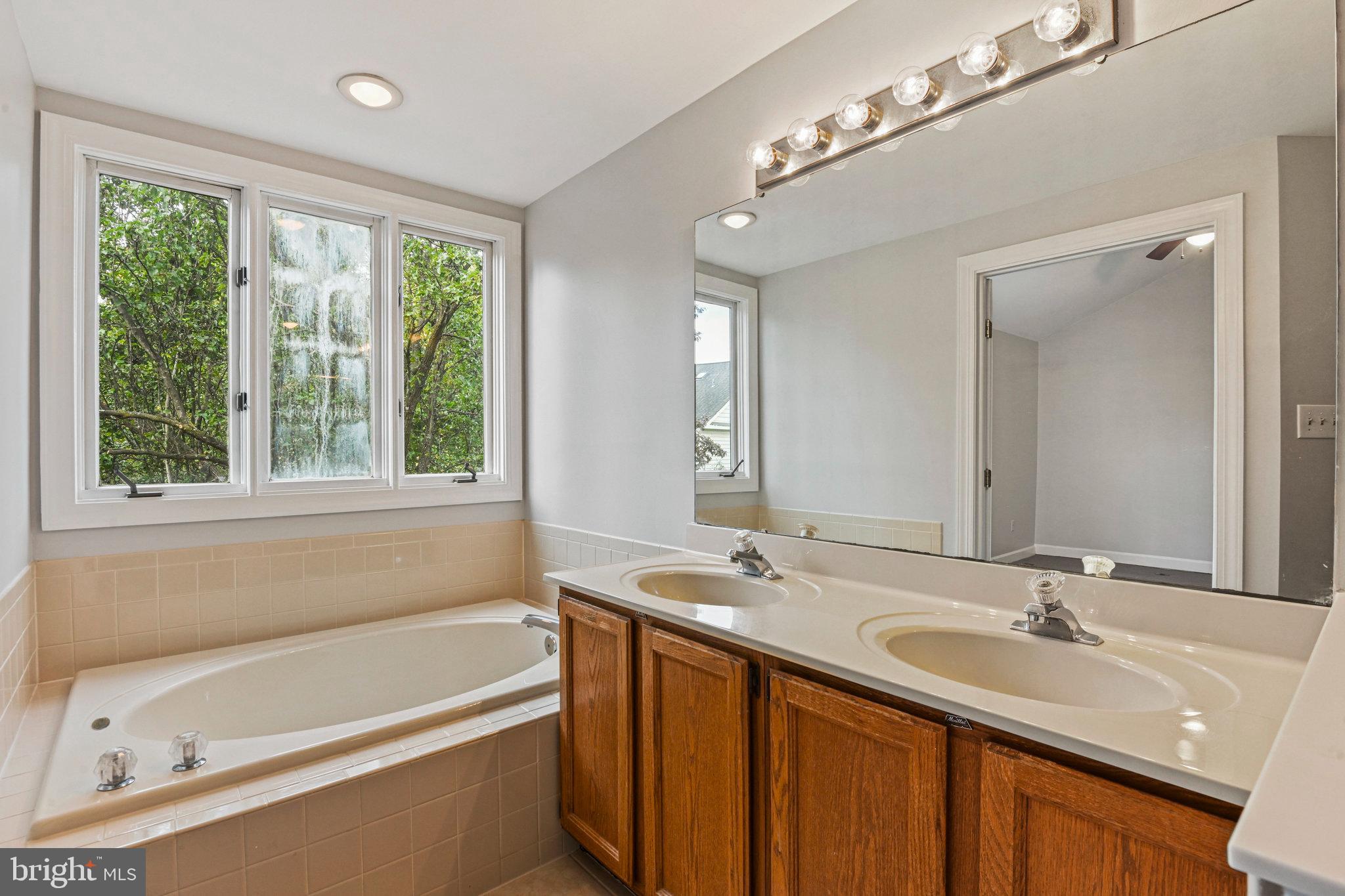 POTOMAC LAKES - Residential