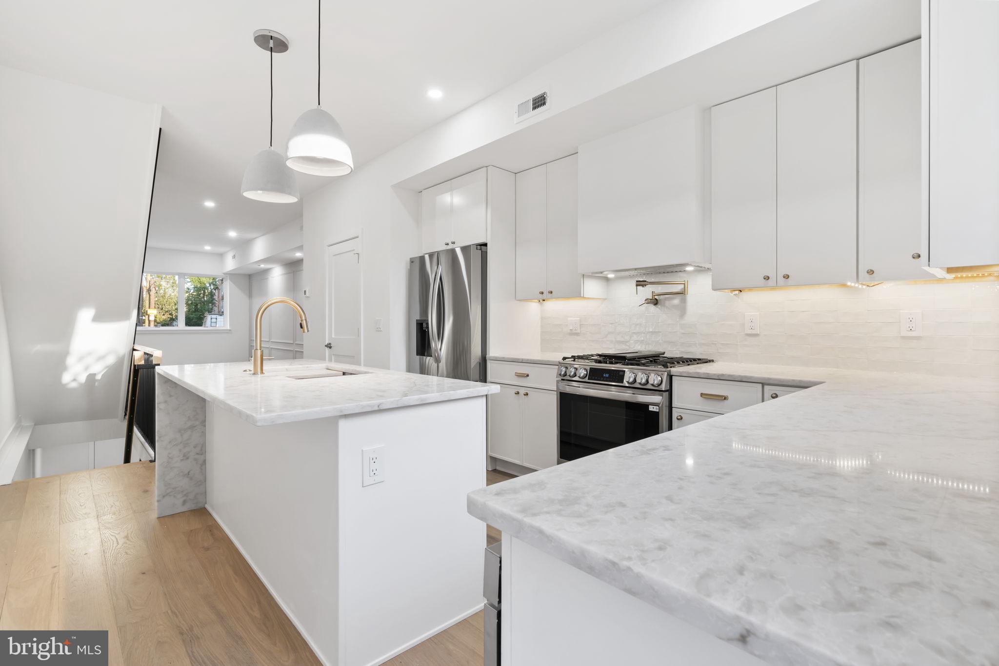 PASSYUNK SQUARE - Residential