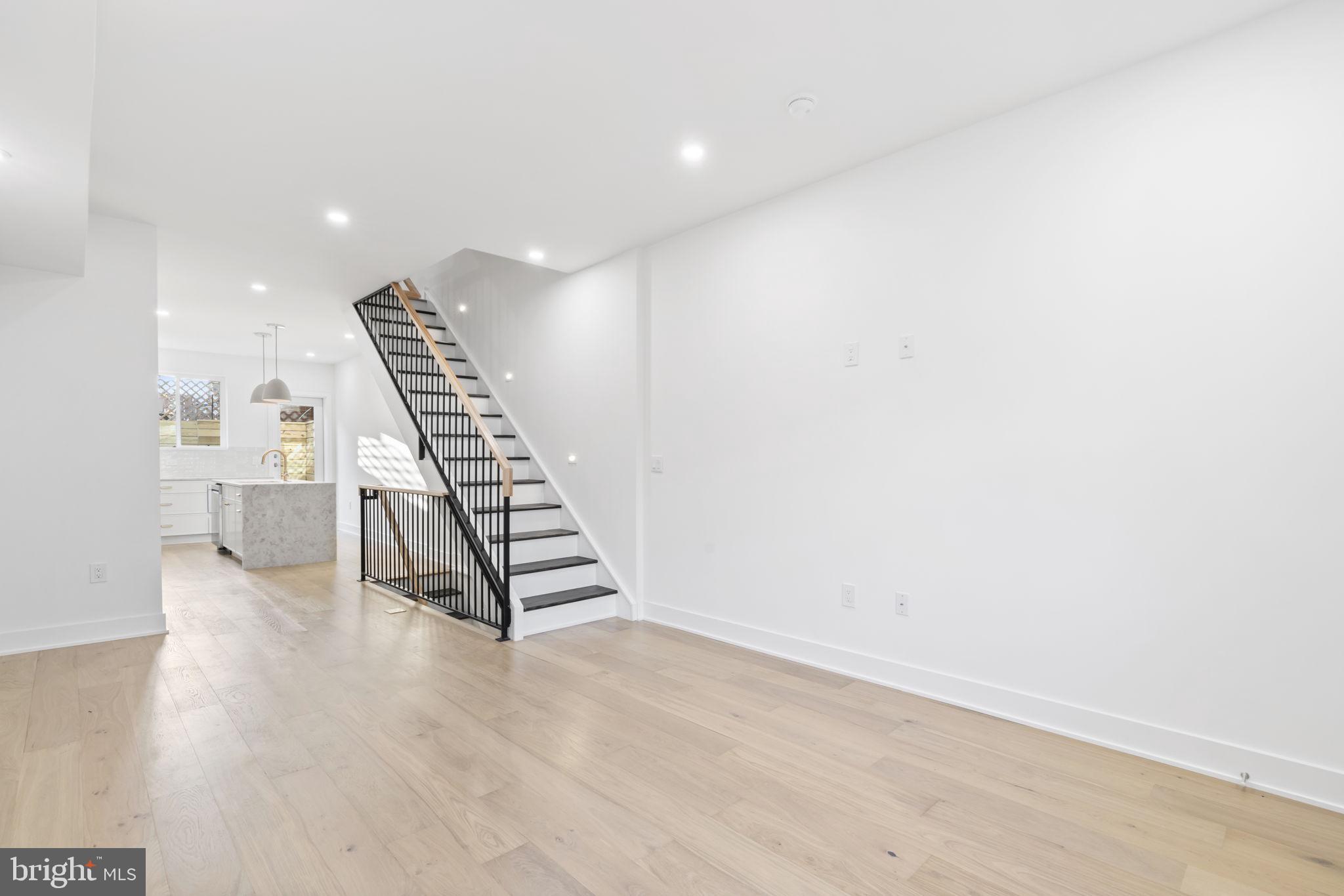 PASSYUNK SQUARE - Residential