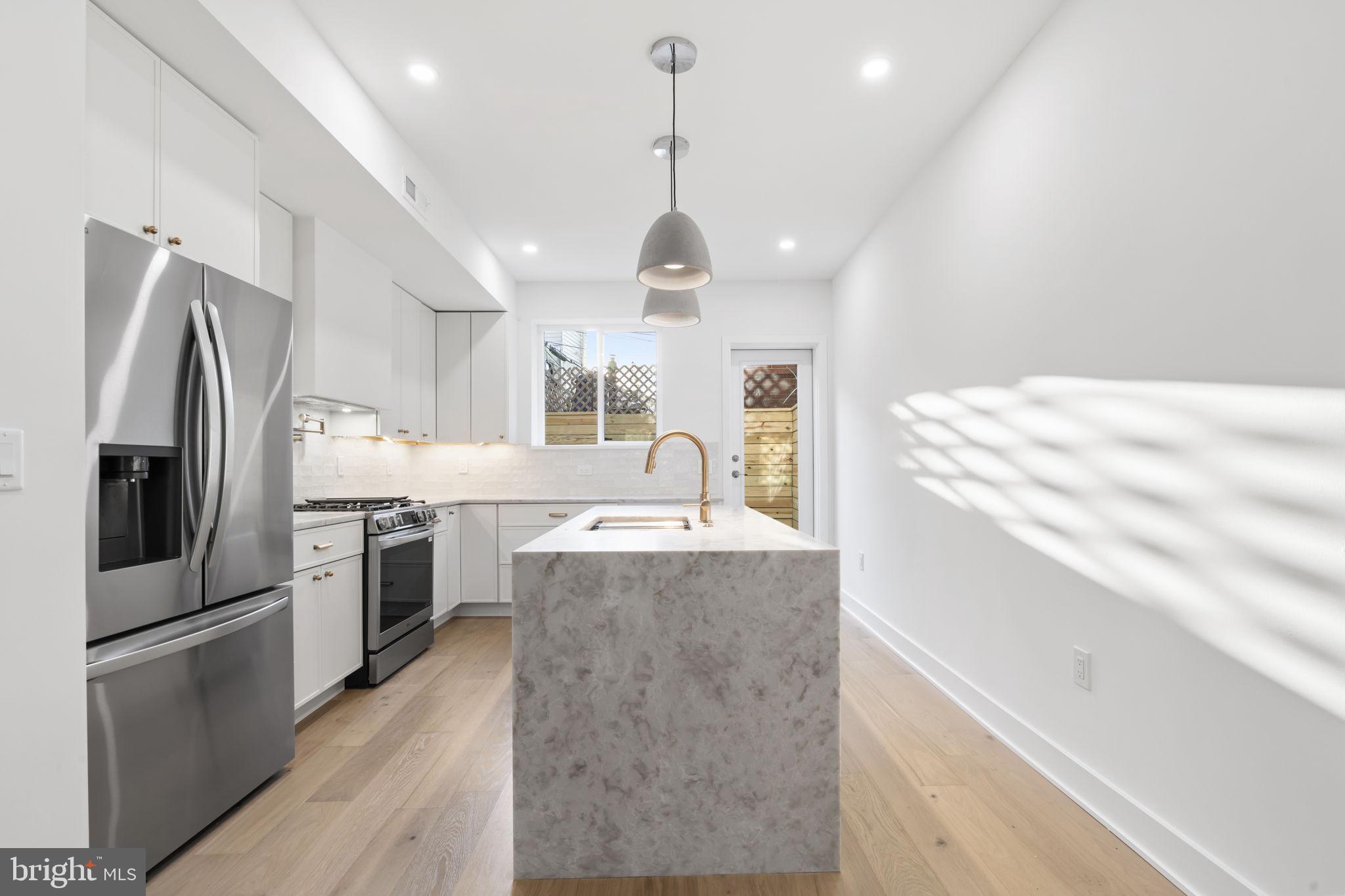 PASSYUNK SQUARE - Residential