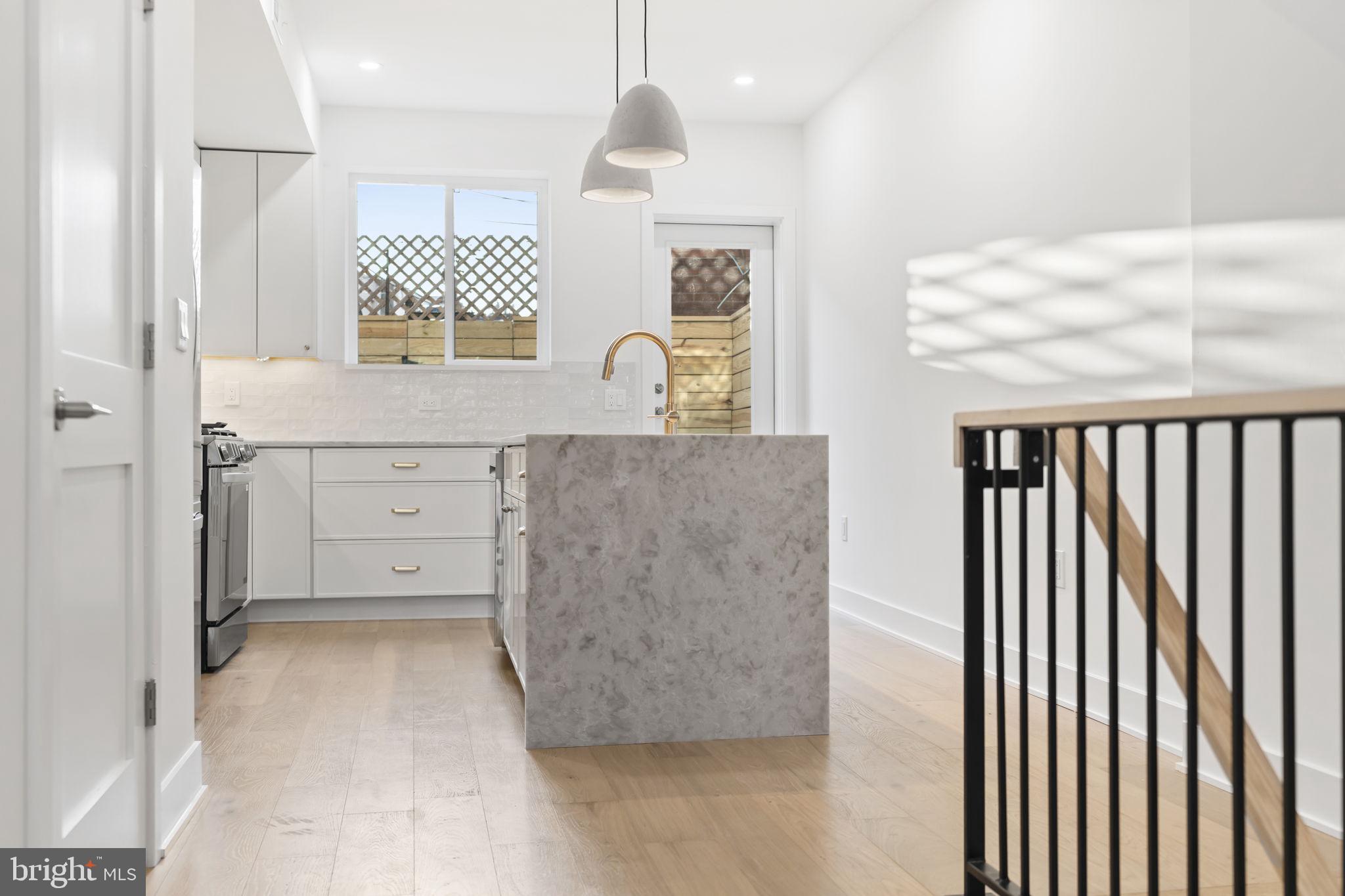 PASSYUNK SQUARE - Residential