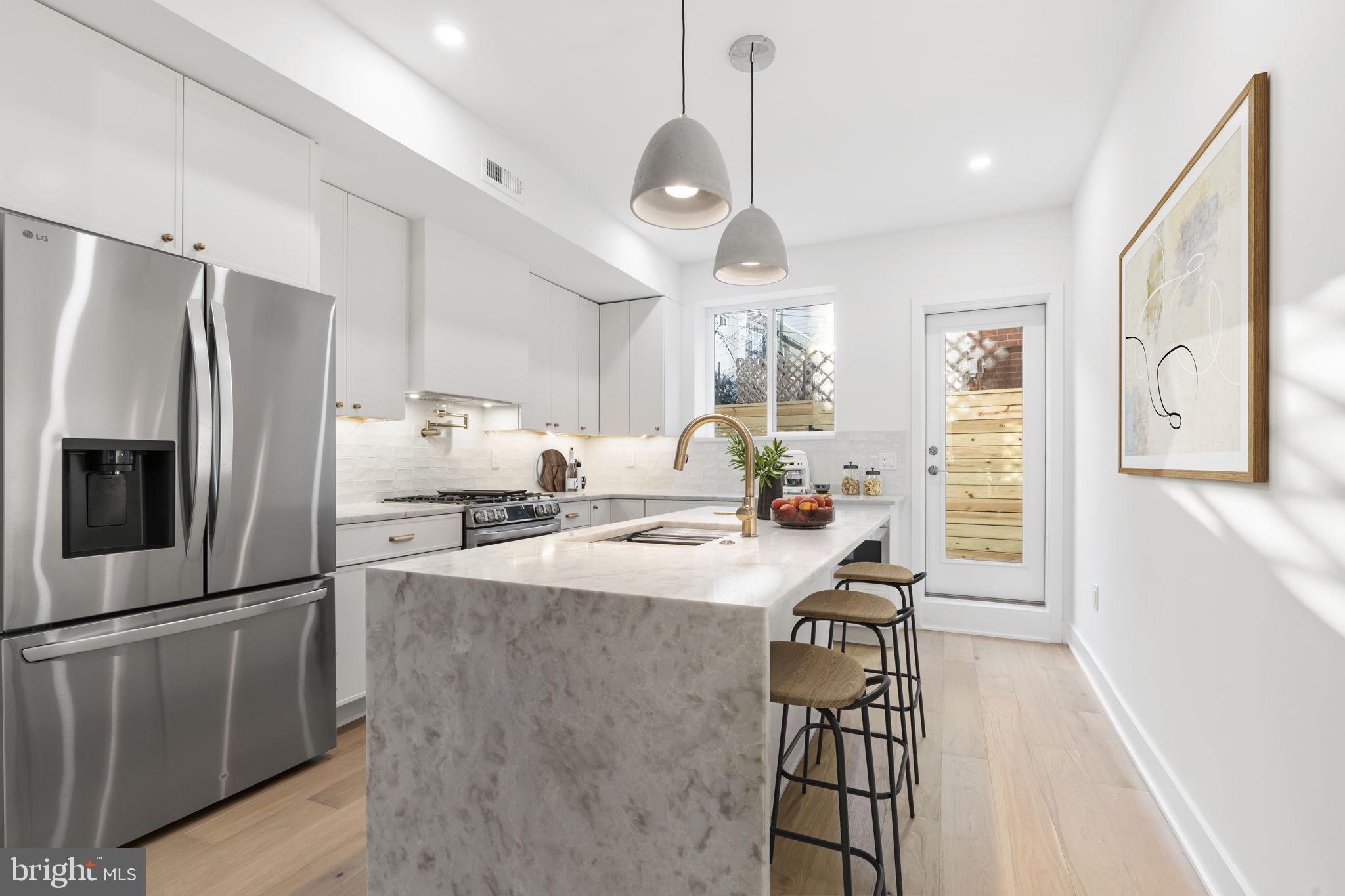 PASSYUNK SQUARE - Residential