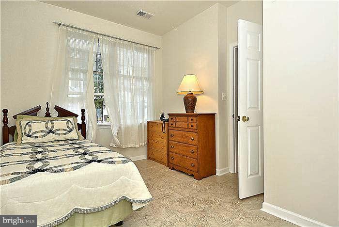 AMBERLEA AT SOUTH RIDING - Residential Lease