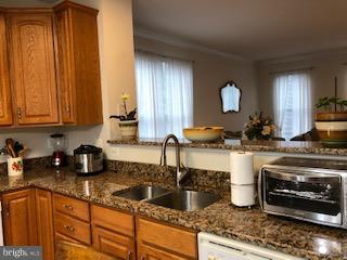 AMBERLEA AT SOUTH RIDING - Residential Lease