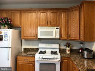 AMBERLEA AT SOUTH RIDING - Residential Lease