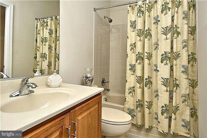 AMBERLEA AT SOUTH RIDING - Residential Lease