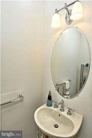 AMBERLEA AT SOUTH RIDING - Residential Lease