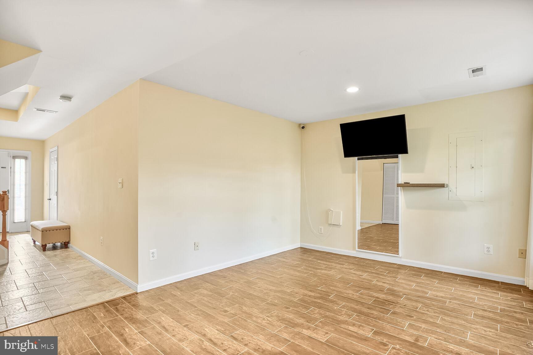 12046 COUNTRY MILL DRIVE