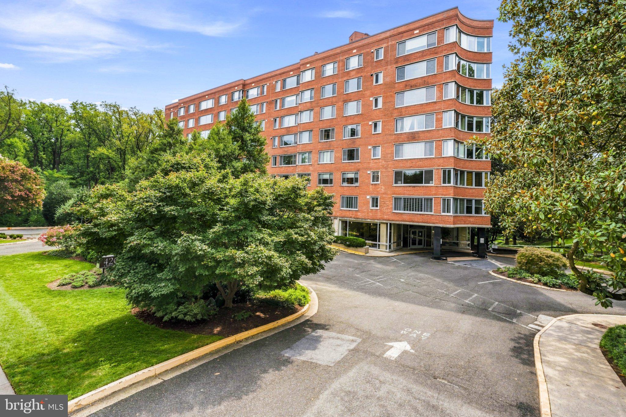 4200 CATHEDRAL AVENUE NW 607