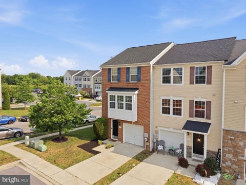 Townhouse For Sale - 11 Wayside Court<br/> Berkeley County, FALLING WATERS, WV 25419