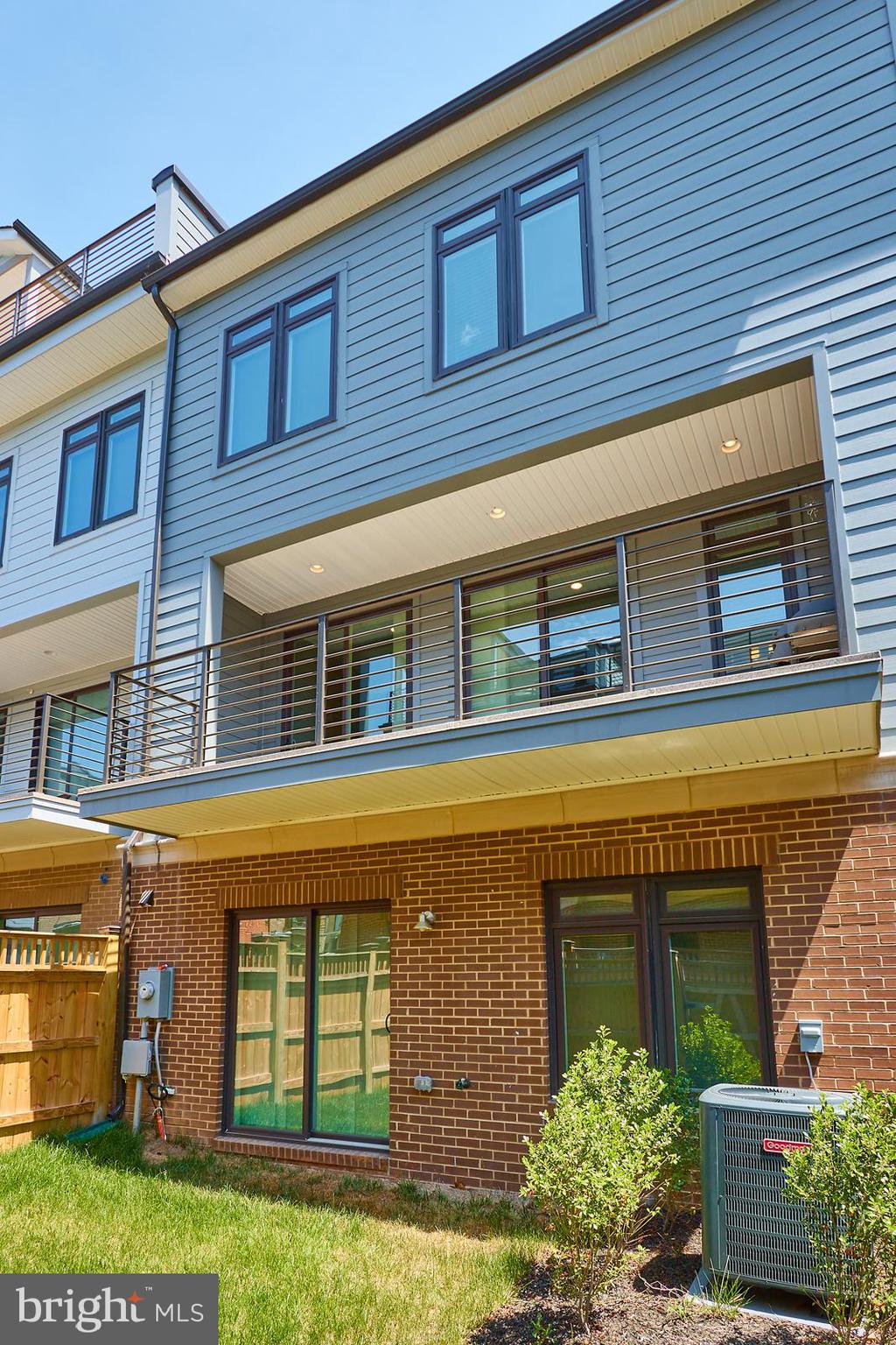 VILLAGE AT LEESBURG - Residential Lease