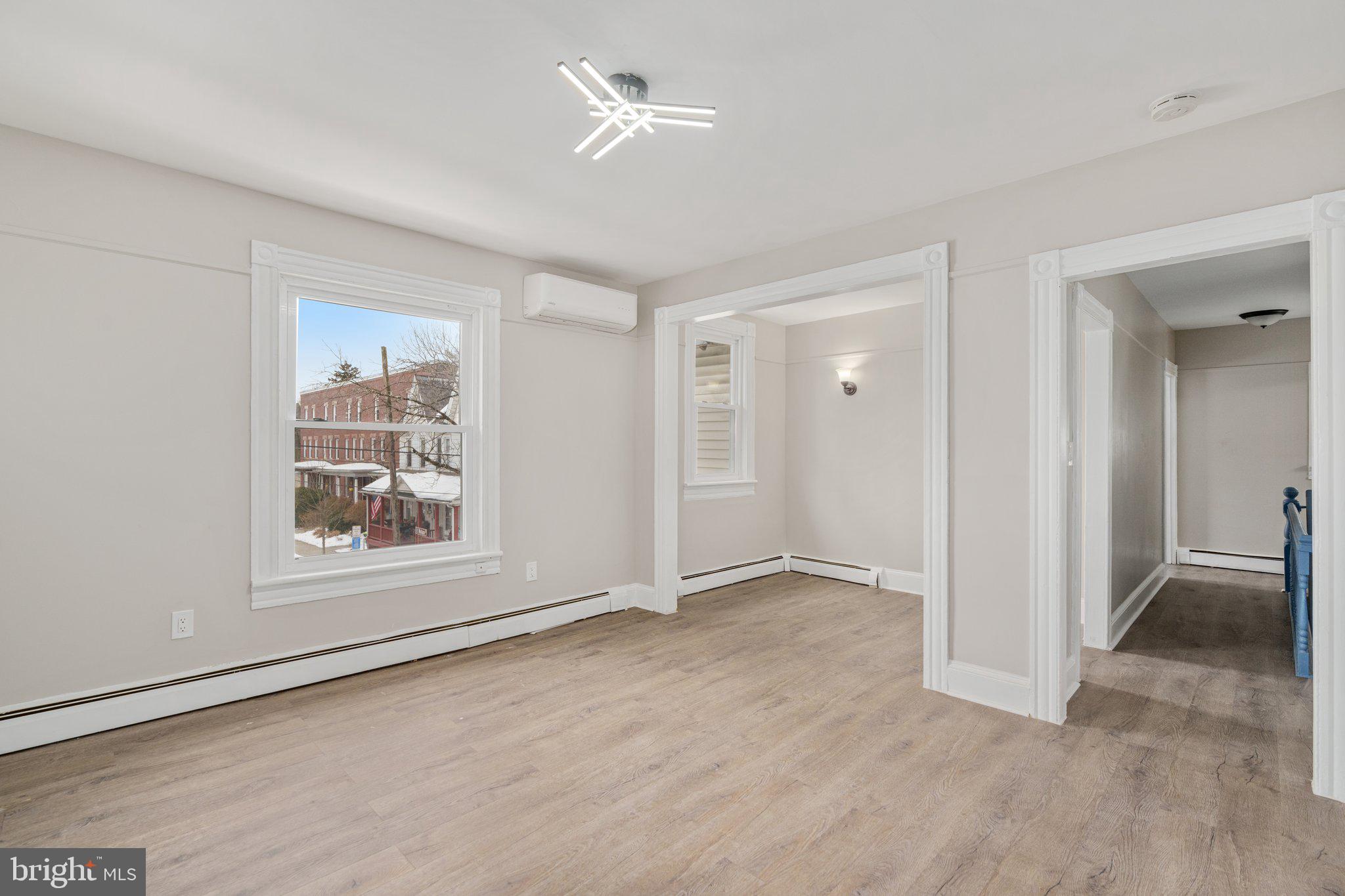 STROUDSBURG - Residential Income