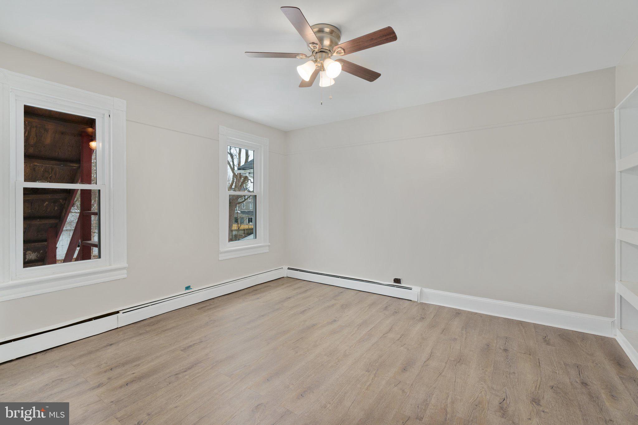 STROUDSBURG - Residential Income