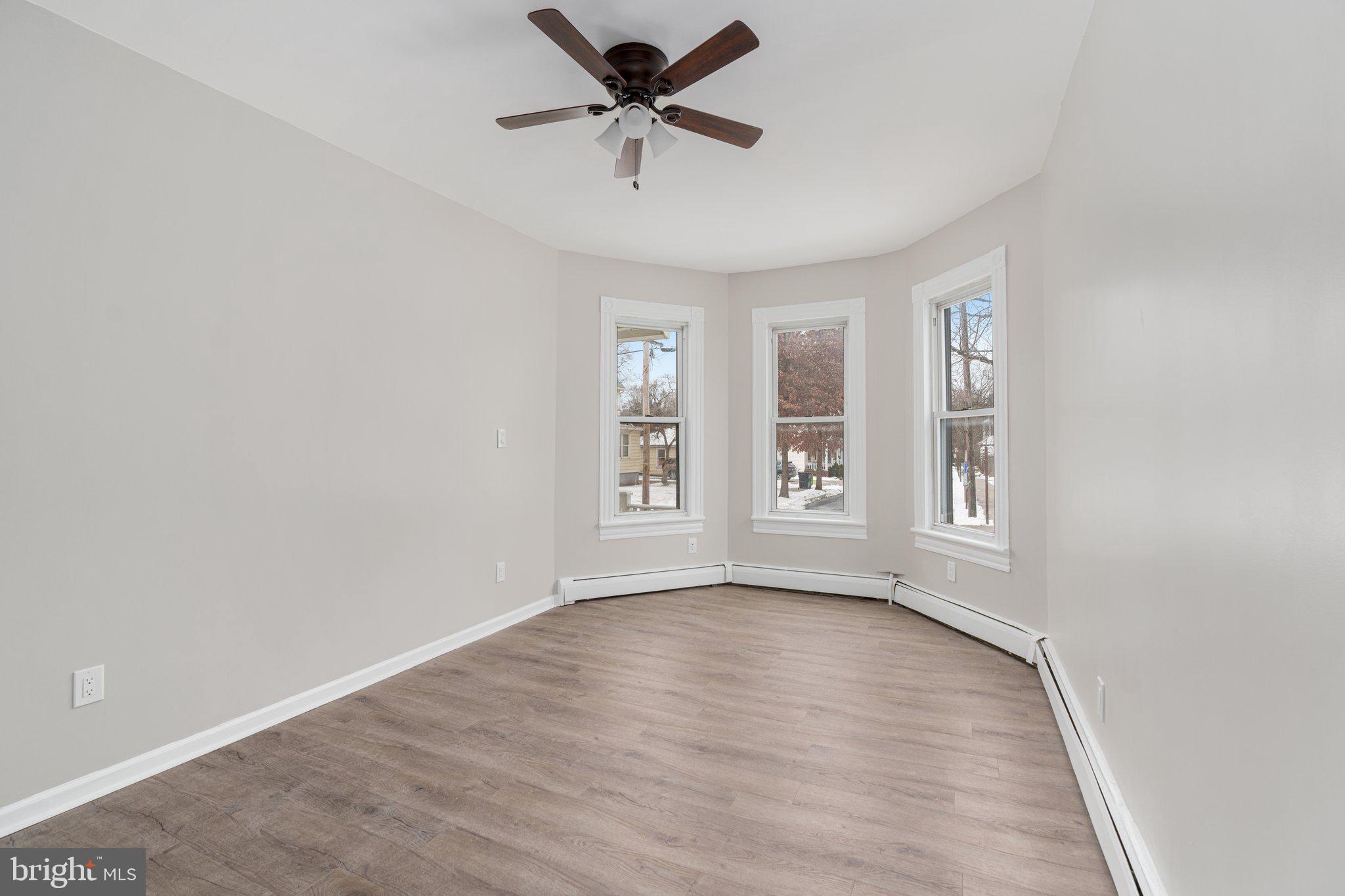 STROUDSBURG - Residential Income