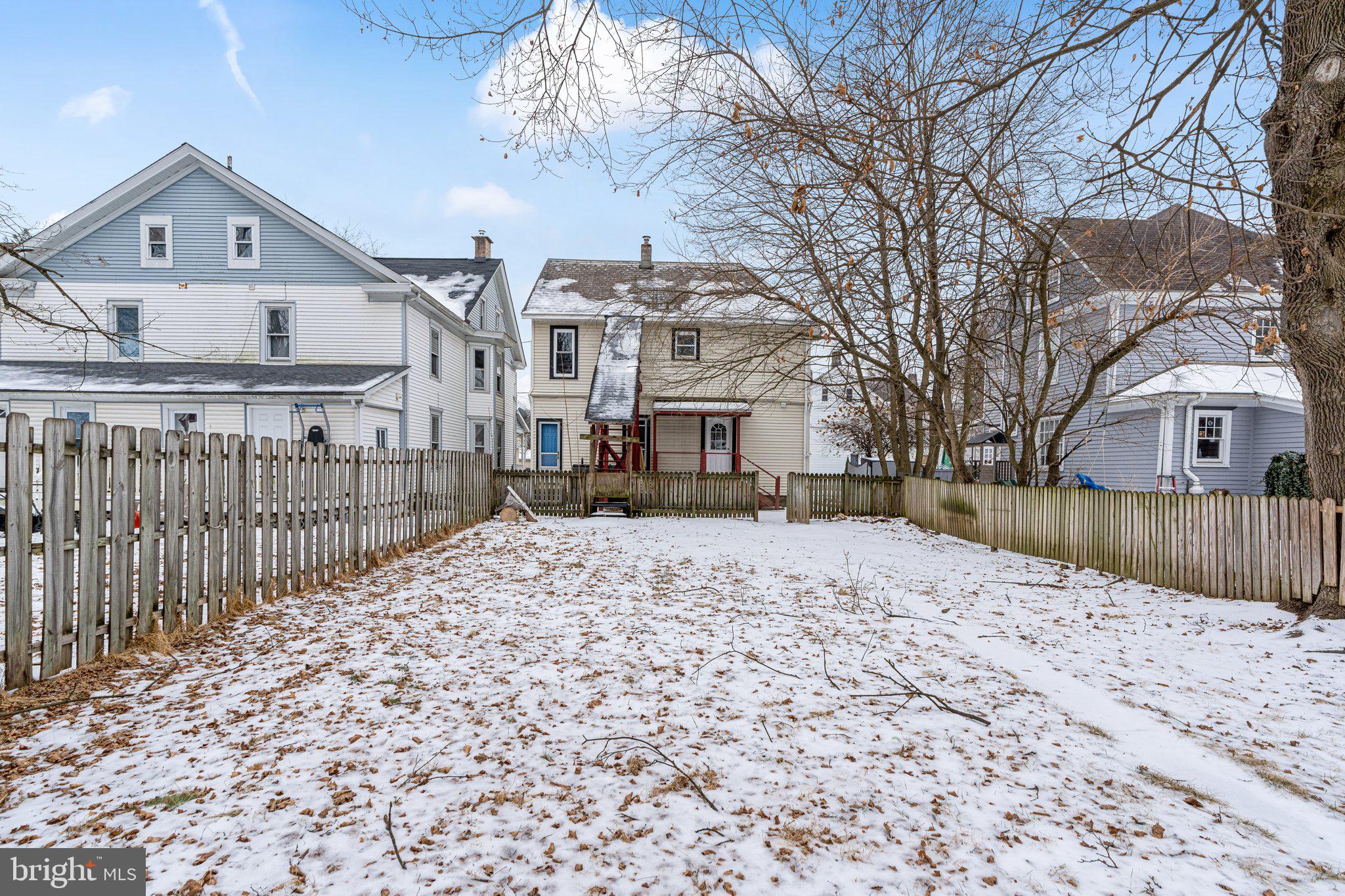 STROUDSBURG - Residential Income