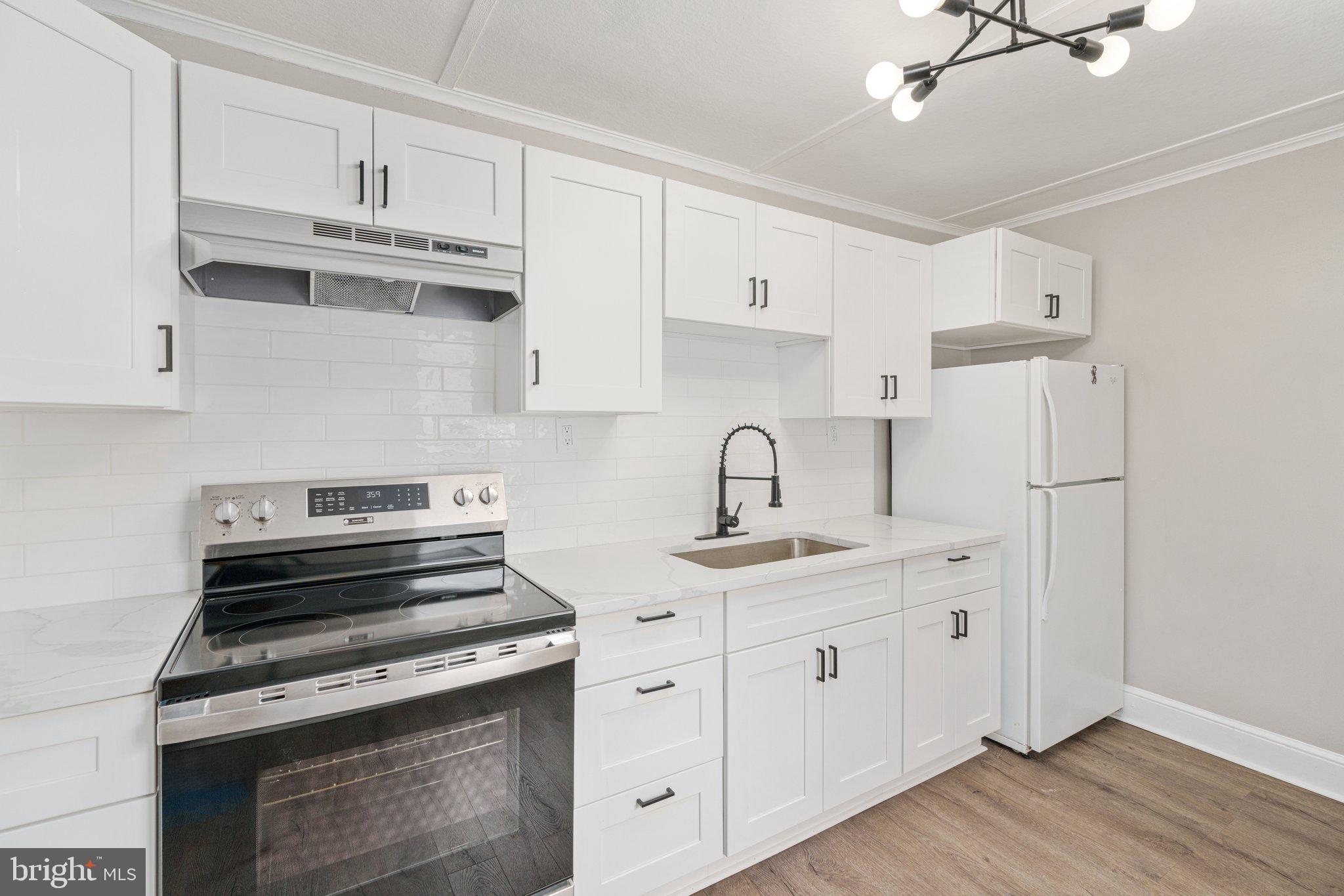 STROUDSBURG - Residential Income