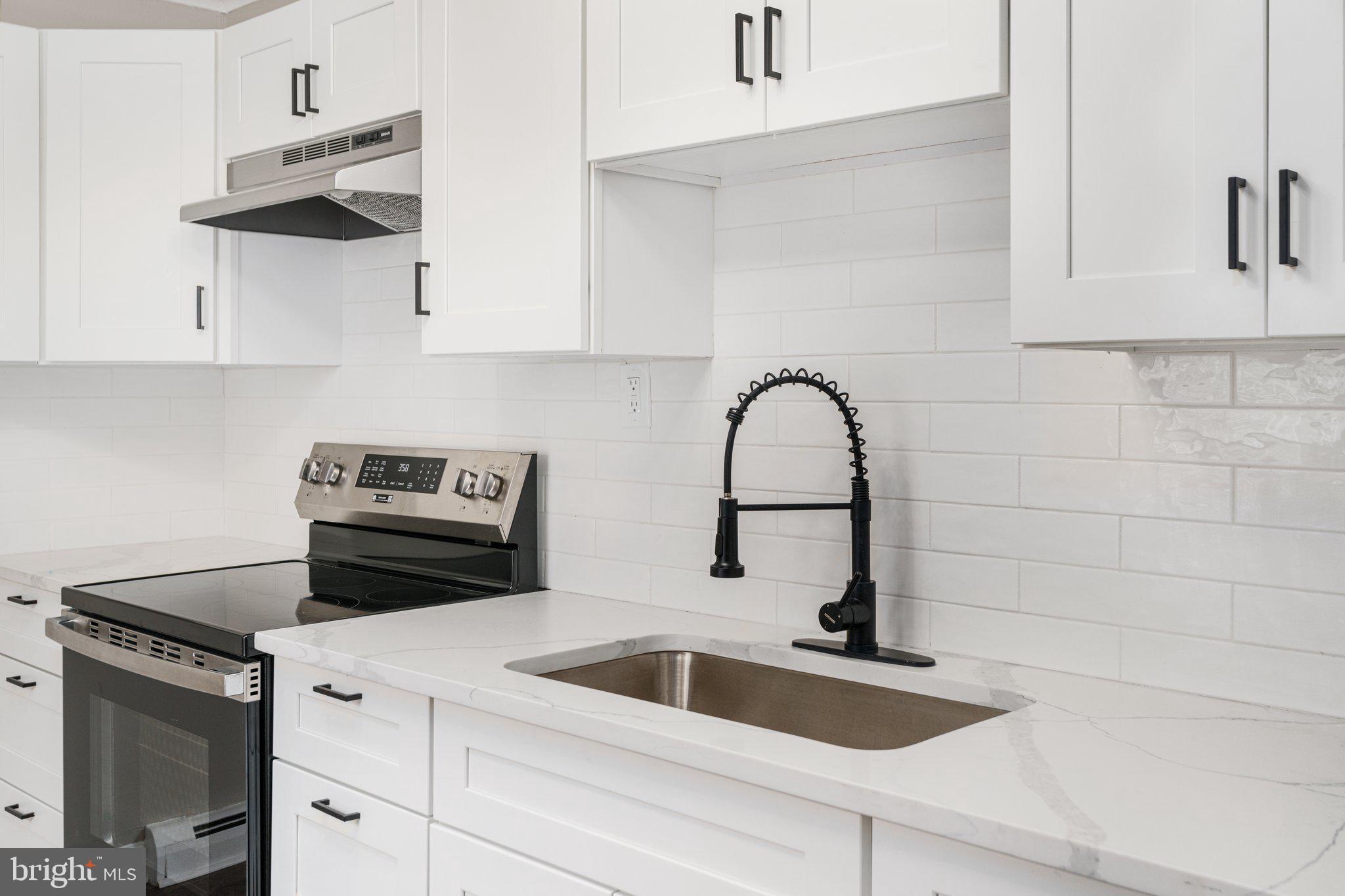 STROUDSBURG - Residential Income