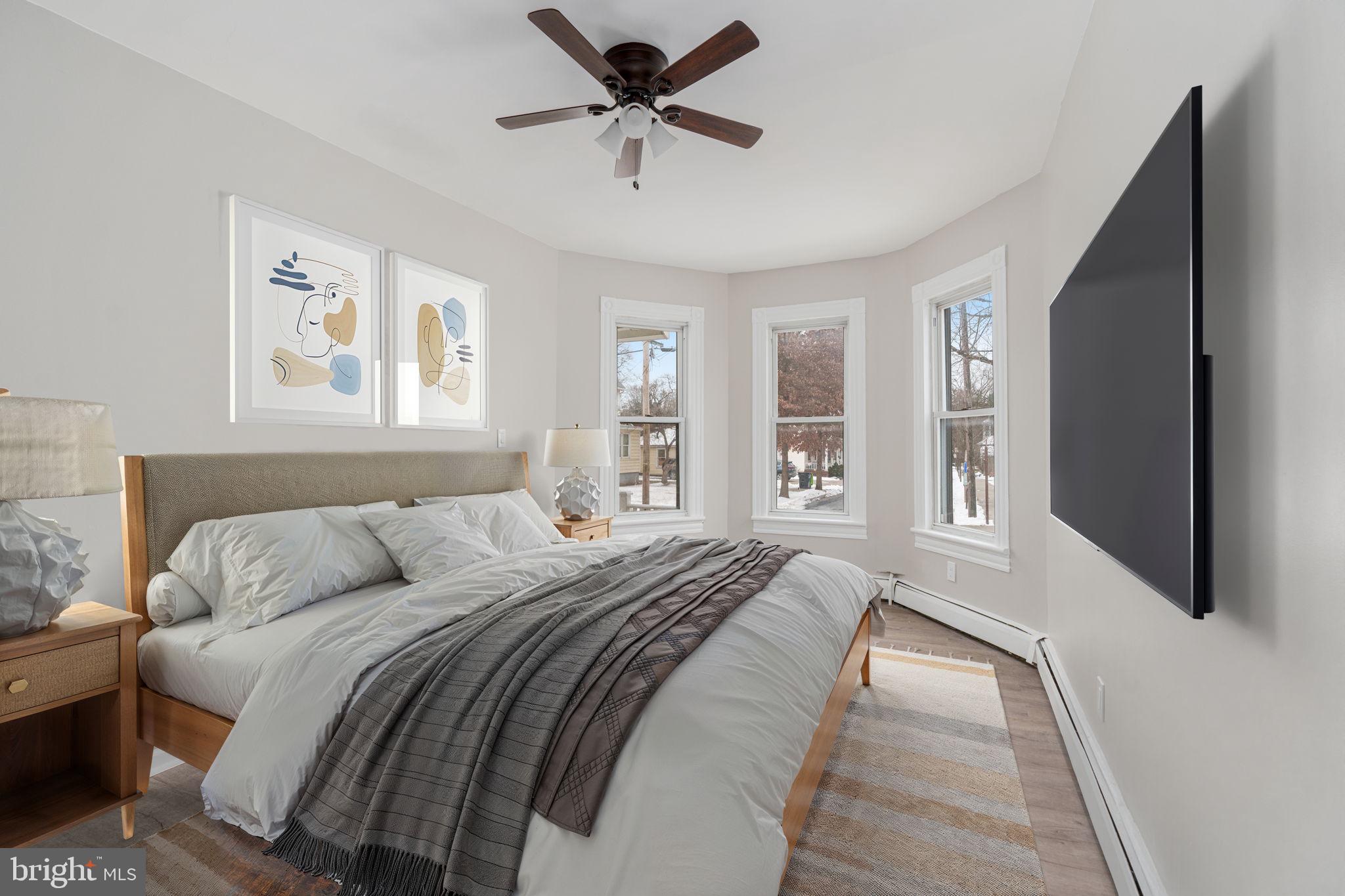 STROUDSBURG - Residential Income