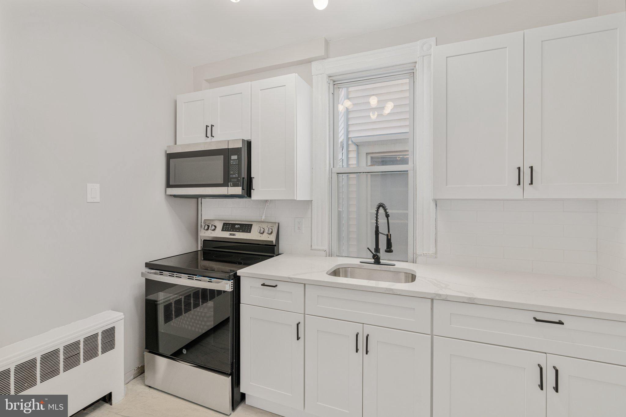 STROUDSBURG - Residential Income