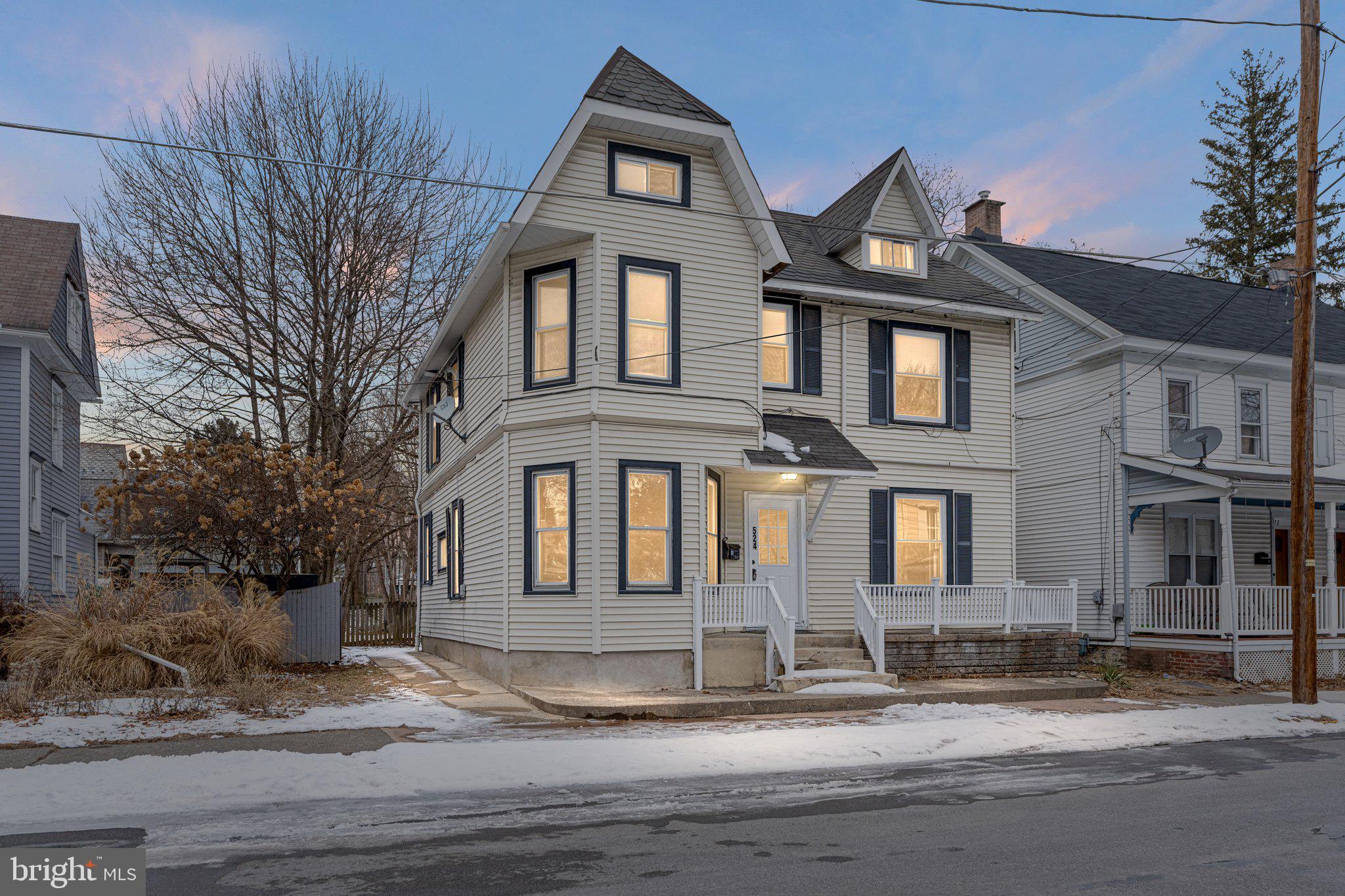 STROUDSBURG - Residential Income