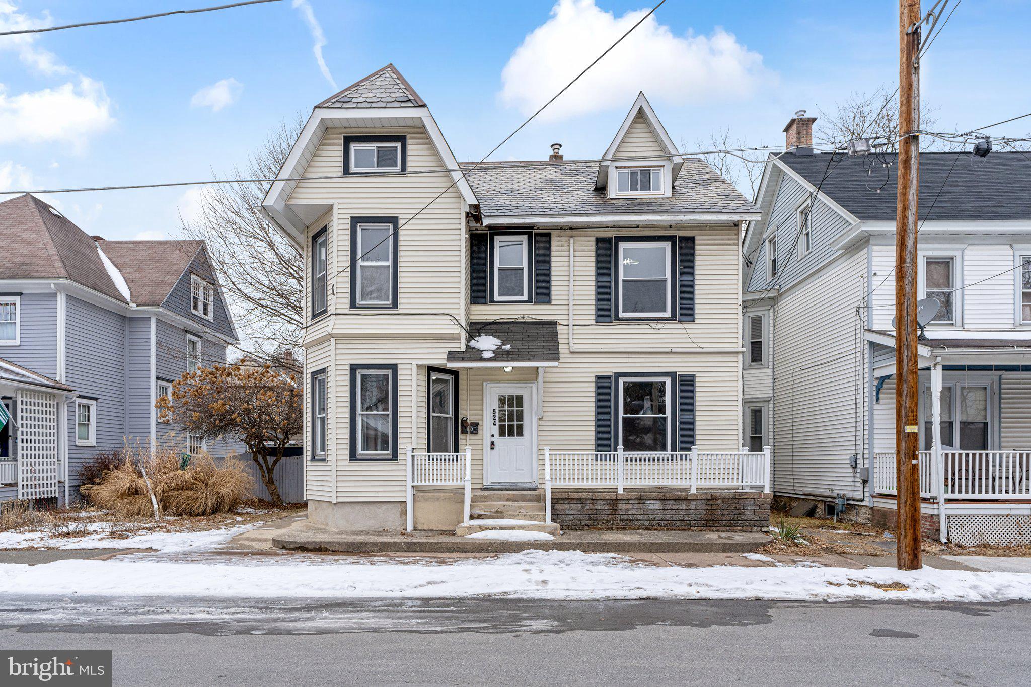 STROUDSBURG - Residential Income